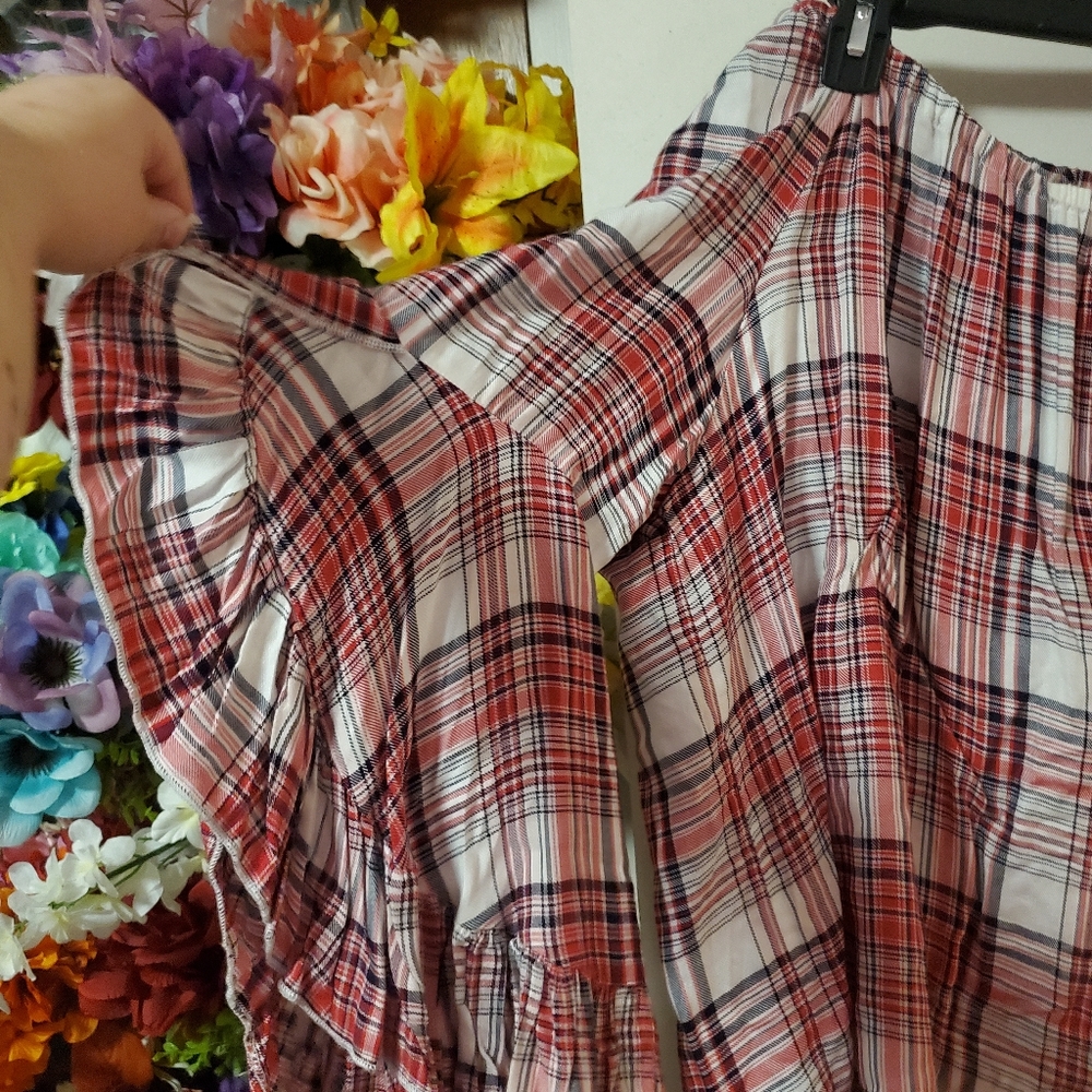 Plus size off the shoulder plaid bell sleeve top - Picture 2 of 7